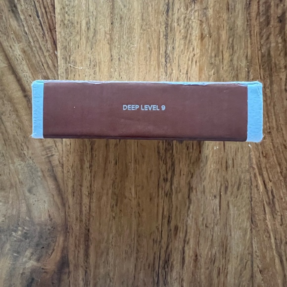 Haus Labs By Lady Gaga power sculpt velvet bronzer - deep level 9 - Picture 3 of 3